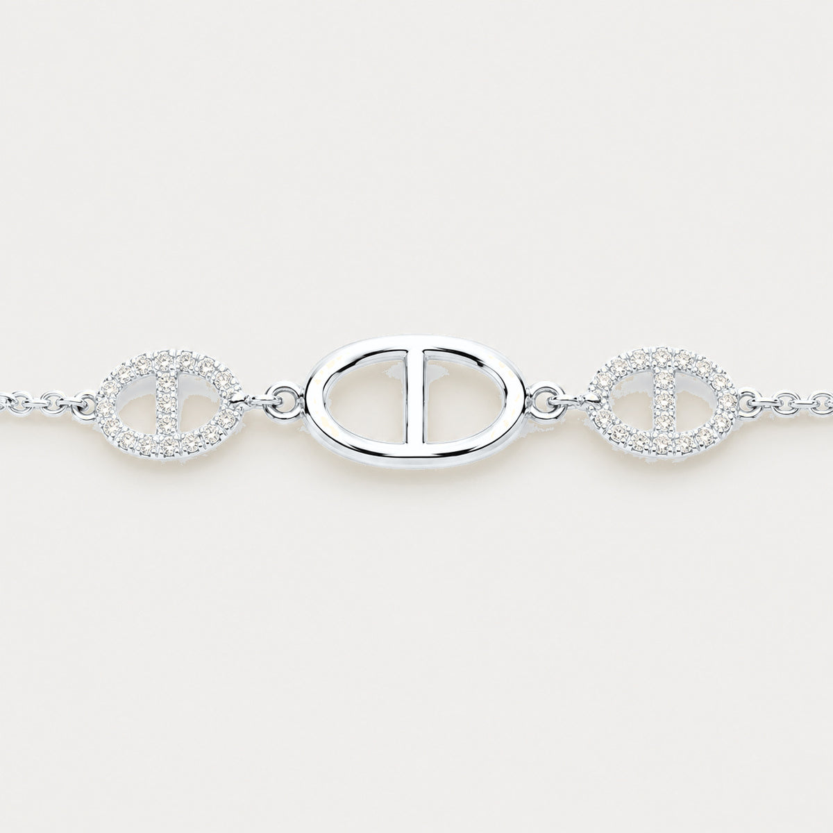 Bracelet Maille pavée en acier inoxydable, finition argentée — vue studio