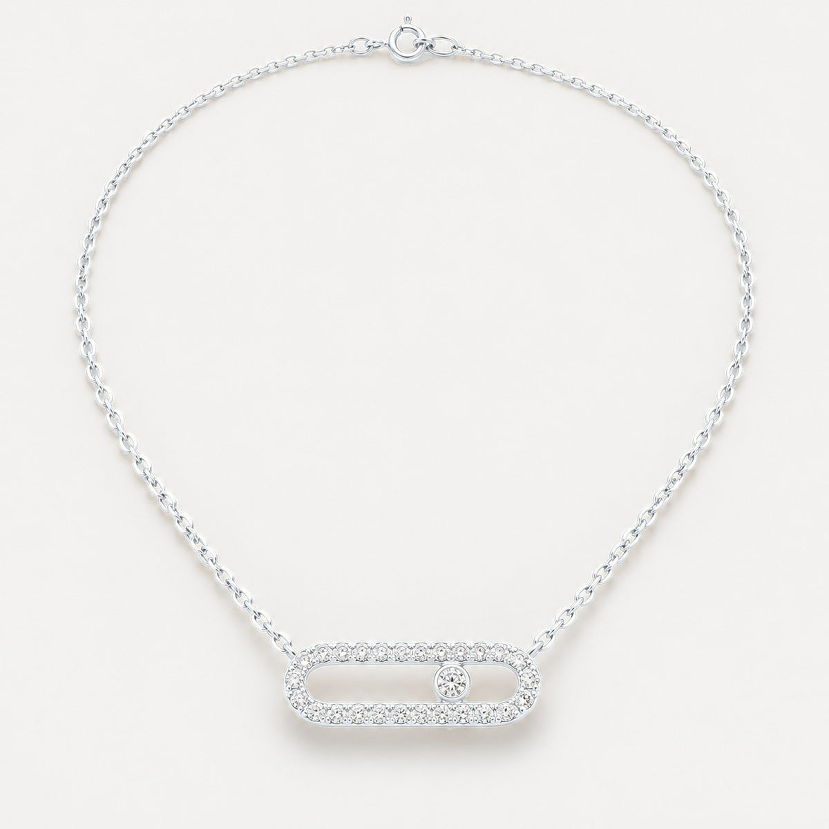 Collier Maille pavée en acier inoxydable, finition argentée — vue studio