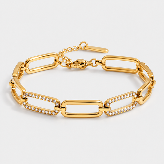 Bracelet Maille rectangle pavée en acier inoxydable, finition dorée — vue studio