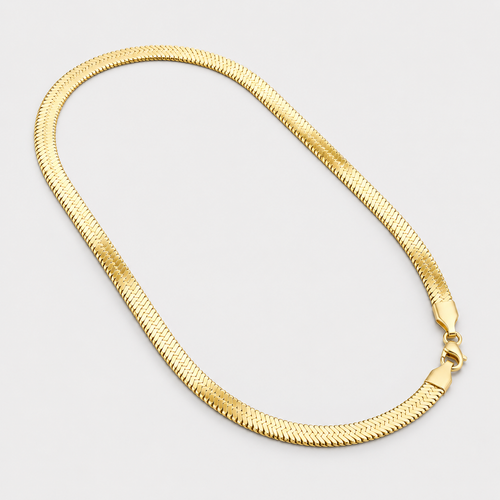Collier Ruban plat en acier inoxydable, finition dorée — vue studio